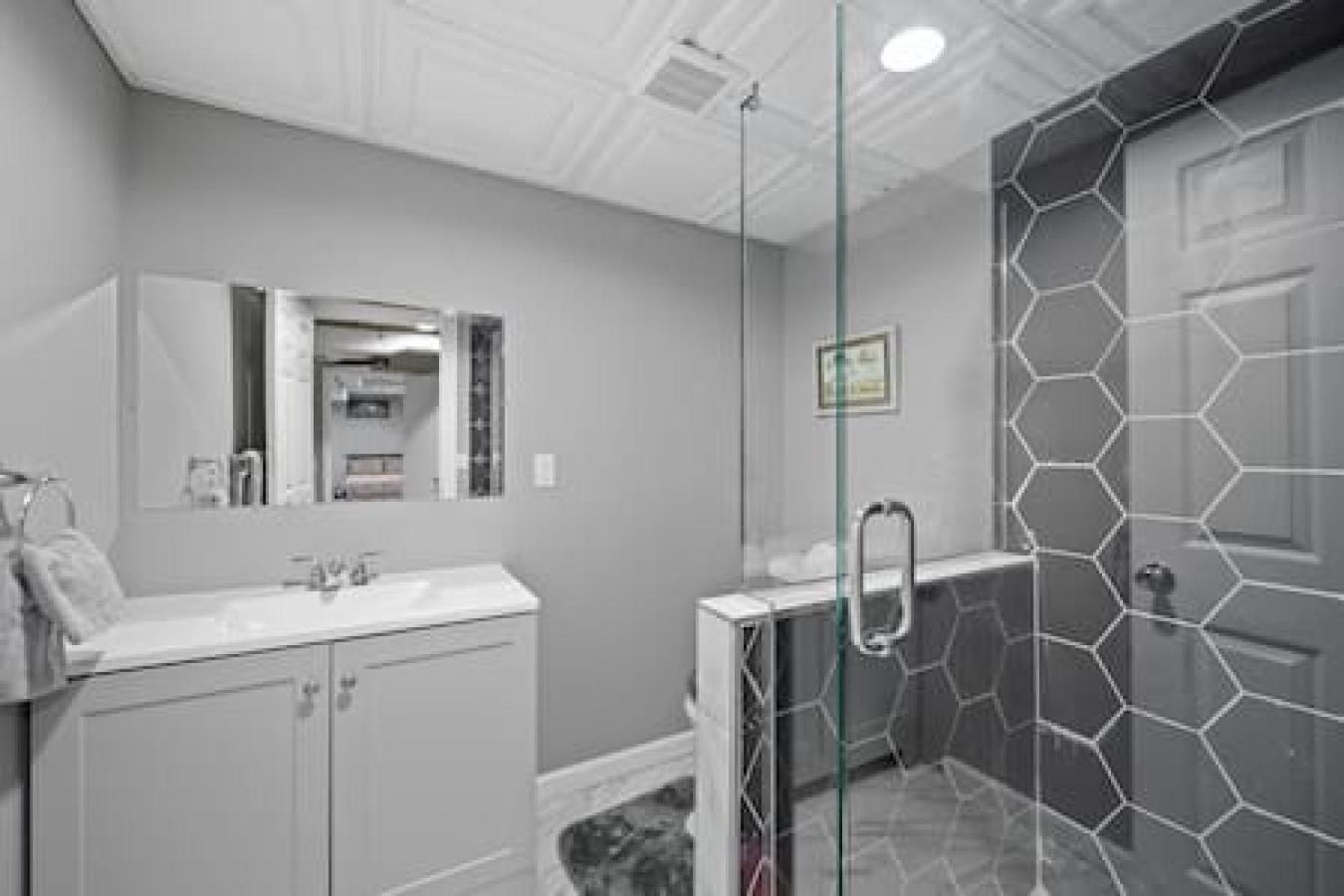 Urban Elegance Retreat In Downtown Rochester Exterior photo