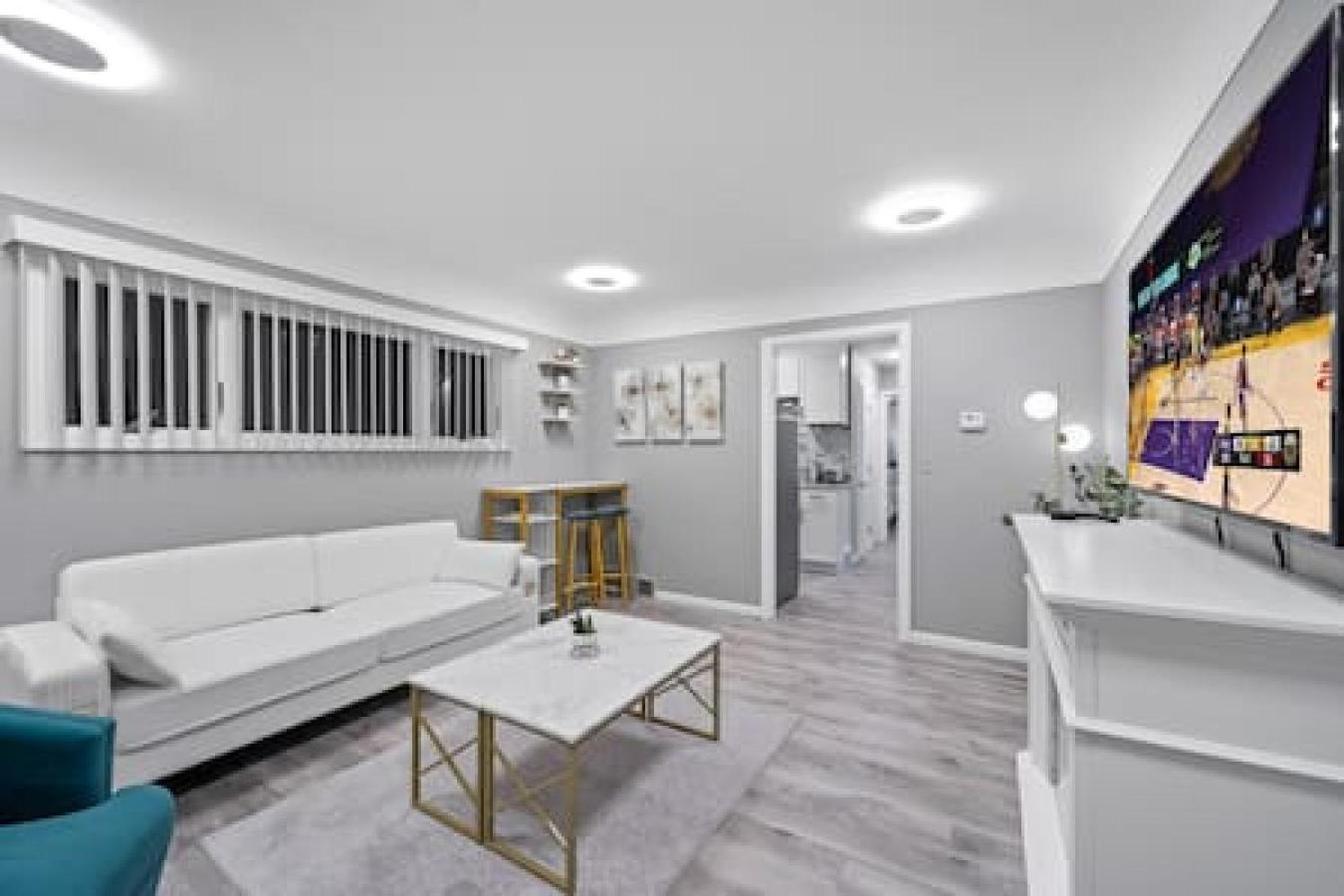 Urban Elegance Retreat In Downtown Rochester Exterior photo